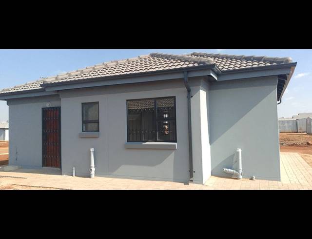 3 BEDROOM TOWNHOUSE FOR SALE IN KLERKSOORD